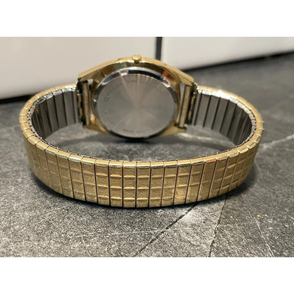 Vintage Gold Tone Pulsar V563-8109 with Stretch Band - New Battery
